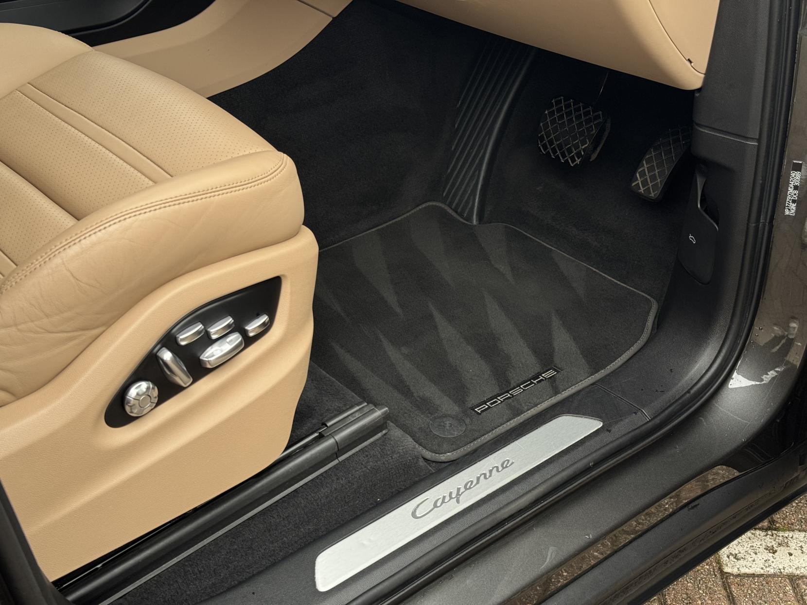 Porsche Cayenne 3.0T V6 Coupe 5dr Petrol TiptronicS 4WD Euro 6 (s/s) (340 ps)