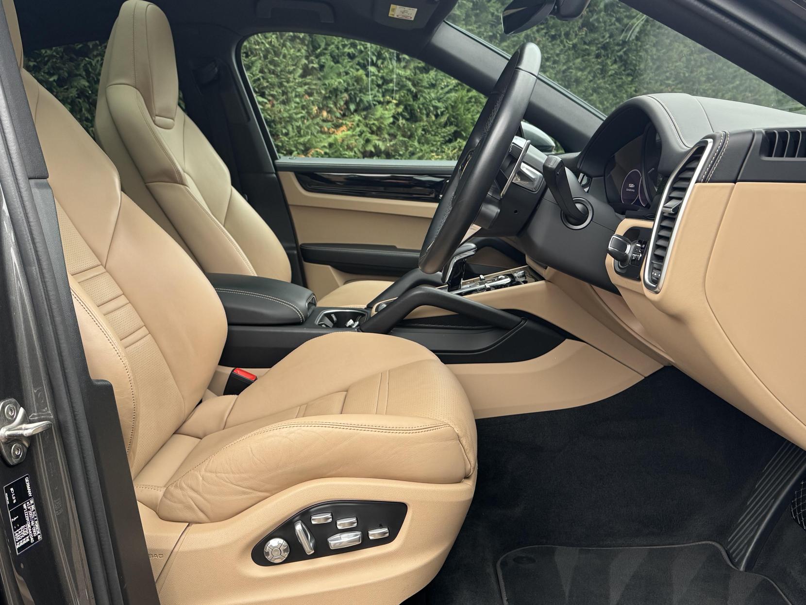 Porsche Cayenne 3.0T V6 Coupe 5dr Petrol TiptronicS 4WD Euro 6 (s/s) (340 ps)