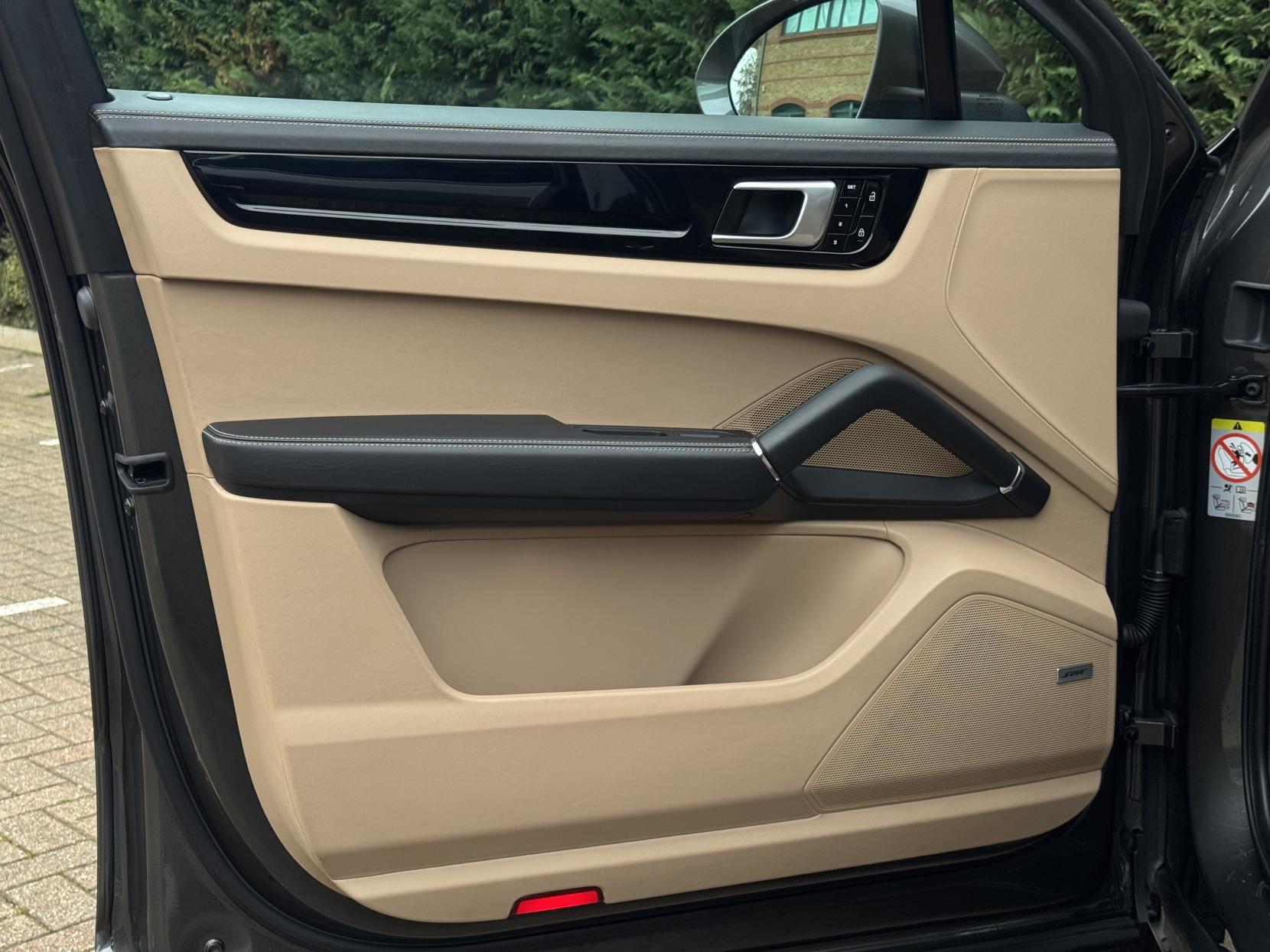 Porsche Cayenne 3.0T V6 Coupe 5dr Petrol TiptronicS 4WD Euro 6 (s/s) (340 ps)