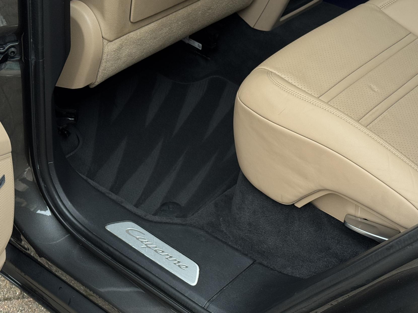 Porsche Cayenne 3.0T V6 Coupe 5dr Petrol TiptronicS 4WD Euro 6 (s/s) (340 ps)