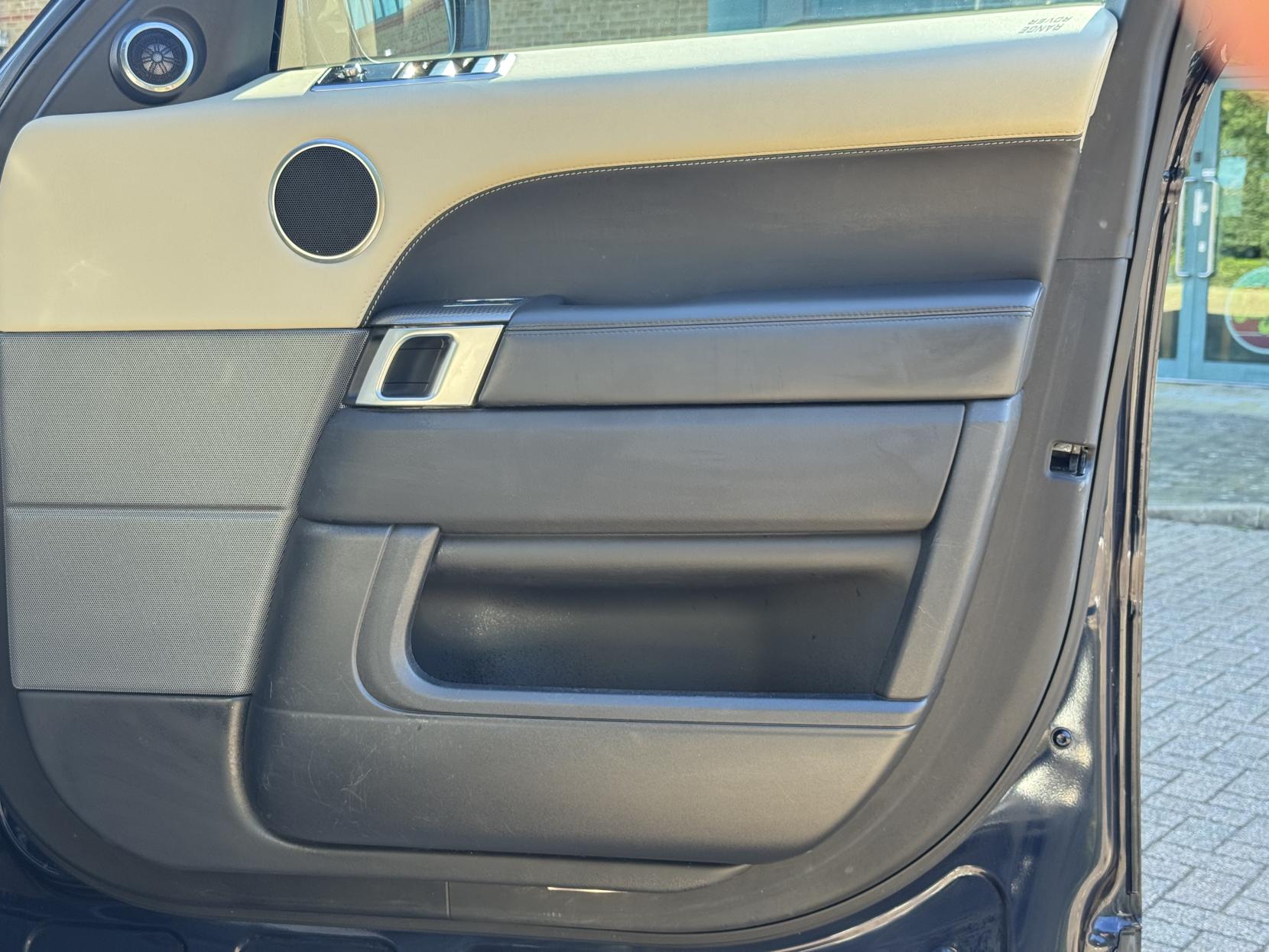 Land Rover Range Rover Sport 3.0 P400 MHEV HSE Dynamic SUV 5dr Petrol Auto 4WD Euro 6 (s/s) (400 ps)