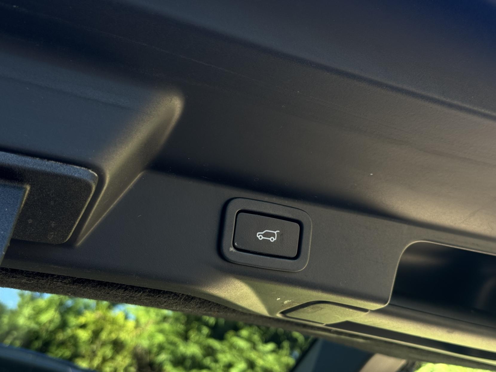 Land Rover Range Rover Sport 3.0 P400 MHEV HSE Dynamic SUV 5dr Petrol Auto 4WD Euro 6 (s/s) (400 ps)