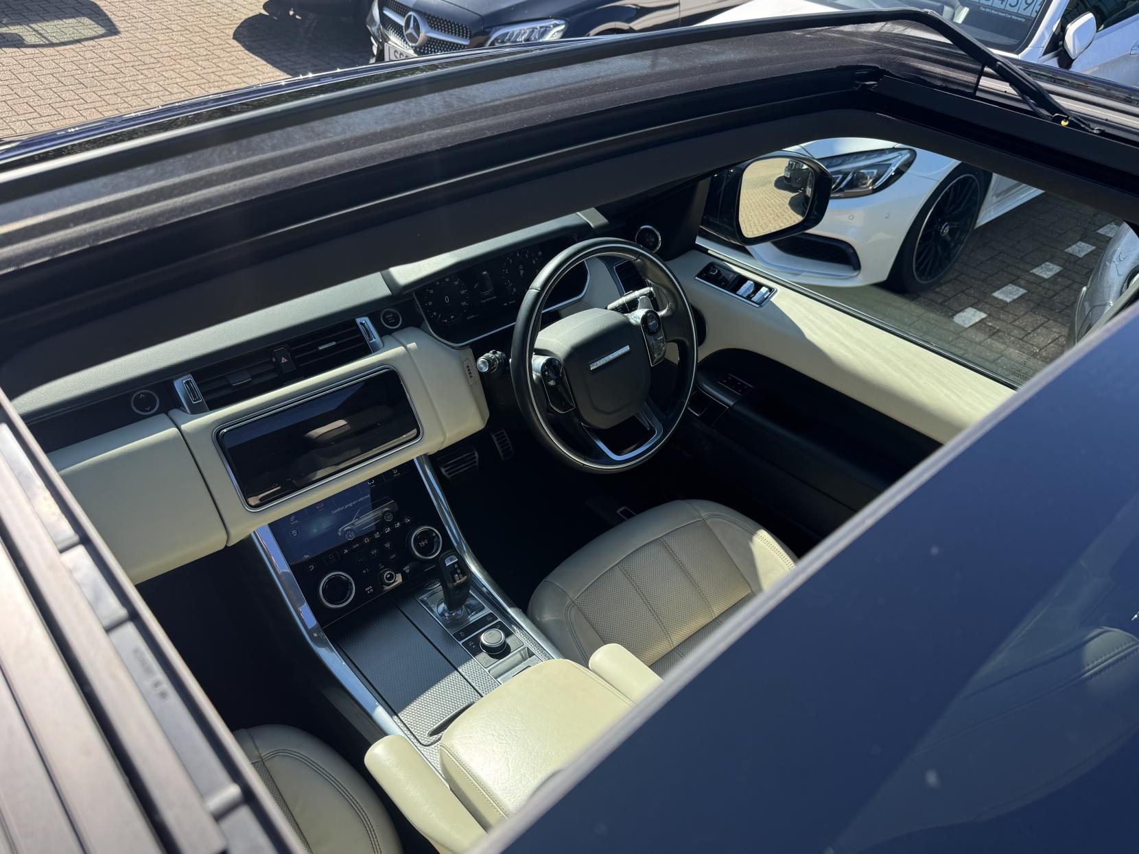 Land Rover Range Rover Sport 3.0 P400 MHEV HSE Dynamic SUV 5dr Petrol Auto 4WD Euro 6 (s/s) (400 ps)