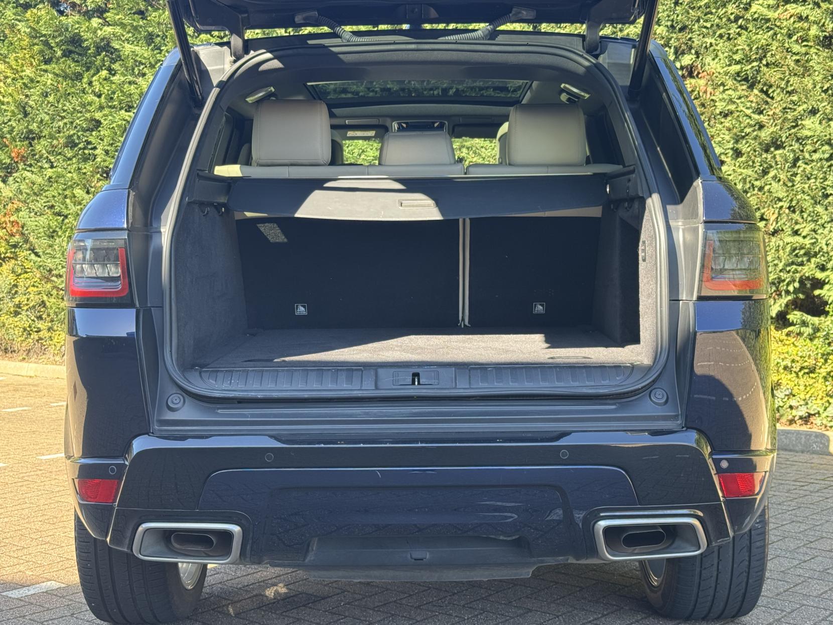 Land Rover Range Rover Sport 3.0 P400 MHEV HSE Dynamic SUV 5dr Petrol Auto 4WD Euro 6 (s/s) (400 ps)