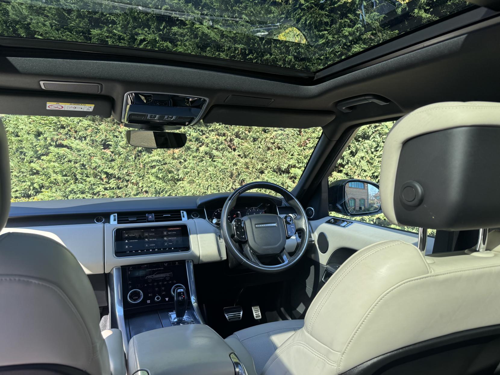 Land Rover Range Rover Sport 3.0 P400 MHEV HSE Dynamic SUV 5dr Petrol Auto 4WD Euro 6 (s/s) (400 ps)