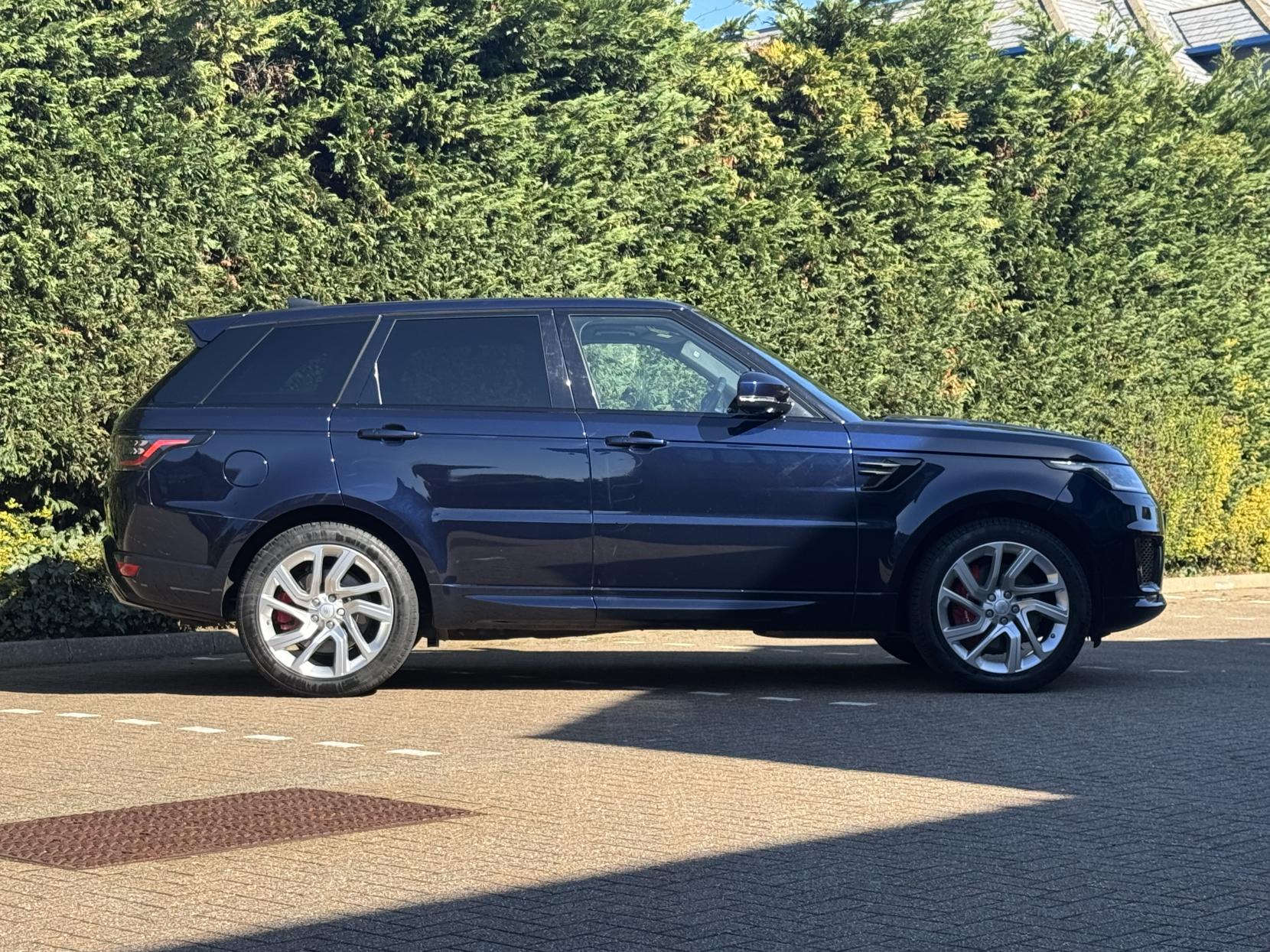 Land Rover Range Rover Sport 3.0 P400 MHEV HSE Dynamic SUV 5dr Petrol Auto 4WD Euro 6 (s/s) (400 ps)